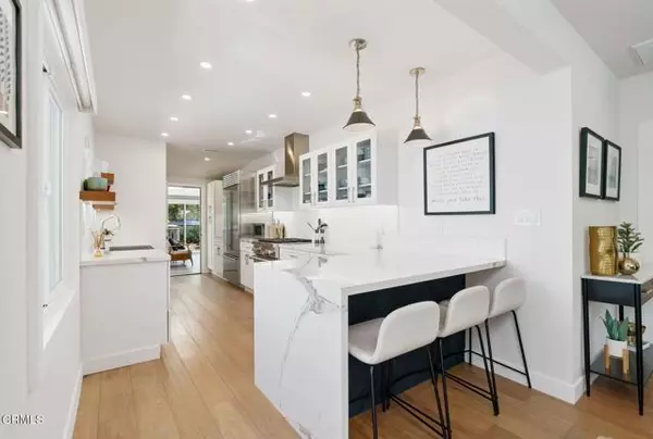 Santa Barbara, CA 93101,913 W Victoria ST