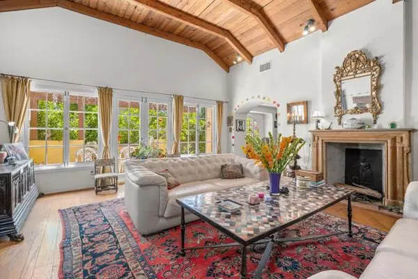 1607 N Gardner ST, Los Angeles, CA 90046