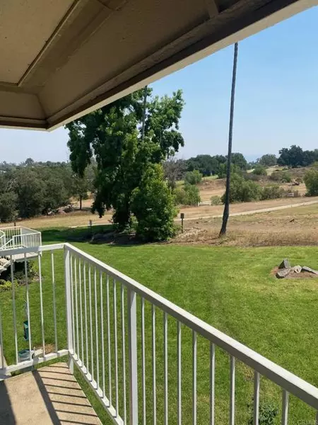27725 Mountain Meadow Rd. 22, Escondido, CA 92026