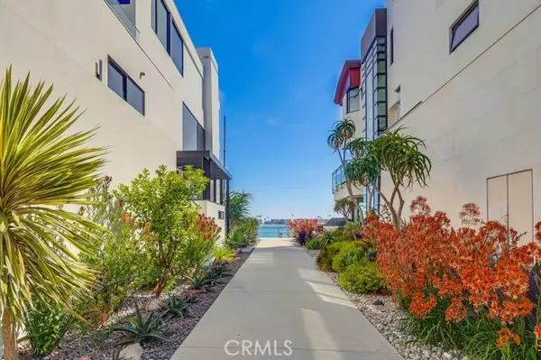 Long Beach, CA 90803,6063 Lido LN