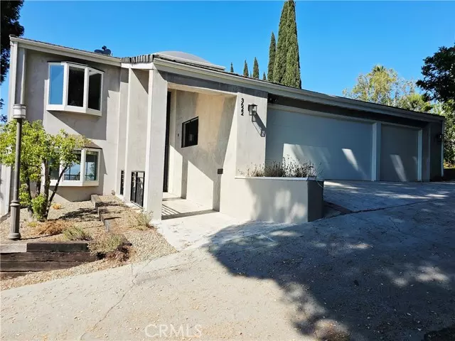 3622 Roberts View PL, Studio City, CA 91604