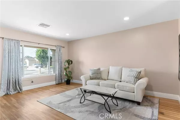 Fontana, CA 92336,17392 Paine ST