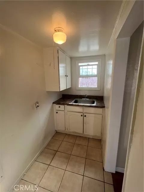 Los Angeles, CA 90047,1422 1/2 W 84th PL