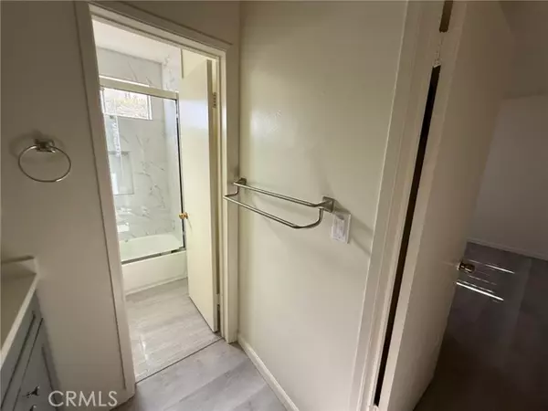 Los Angeles, CA 90027,4150 Prospect AVE 3