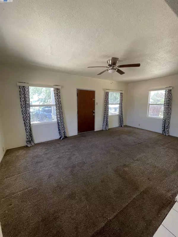 Sacramento, CA 95824,2750 33rd Ave