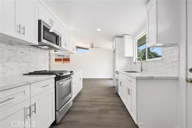 930 S Emerald ST, Anaheim, CA 92804