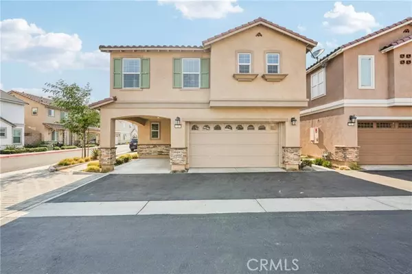Fontana, CA 92336,15204 Ridge LN 2