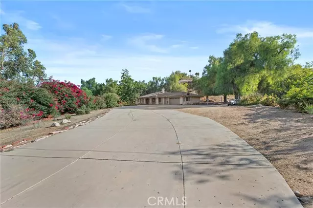 14511 Pine CT, Riverside, CA 92503