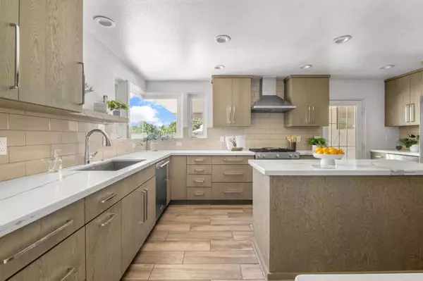 San Diego, CA 92116,3112 North Mountain View DR