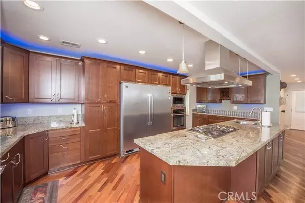 Fontana, CA 92335,9378 Palmetto AVE