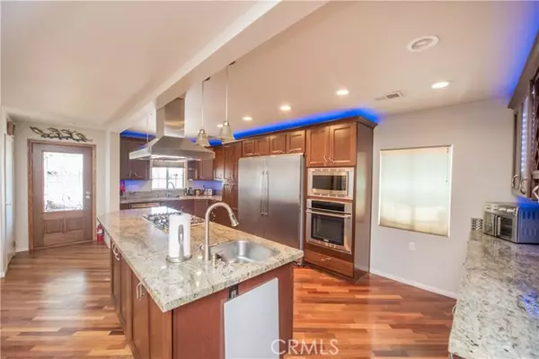 Fontana, CA 92335,9378 Palmetto AVE