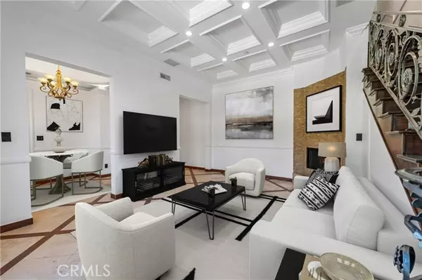 8655 Hillside AVE, Los Angeles, CA 90069