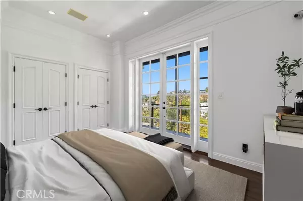 Los Angeles, CA 90069,8655 Hillside AVE