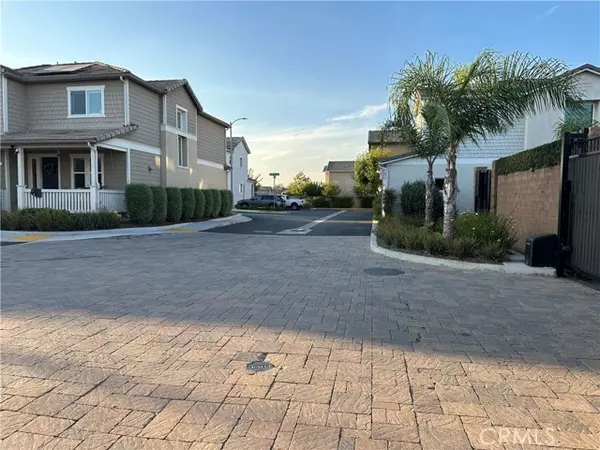 Compton, CA 90221,16 Manzanita LN