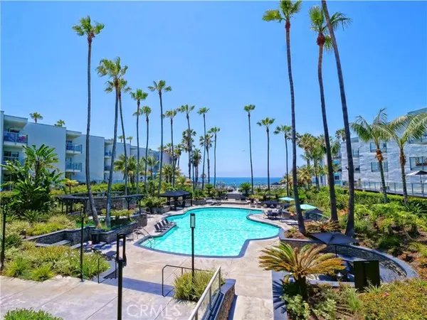 Redondo Beach, CA 90277,620 The Village 211