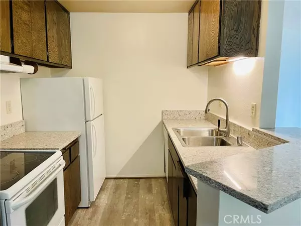 Redondo Beach, CA 90277,620 The Village 211