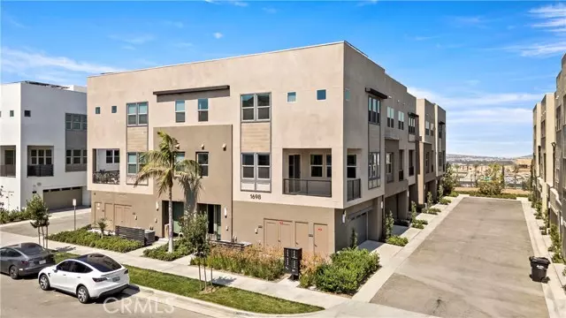 1698 Hollyleaf Ter, Montebello, CA 90640