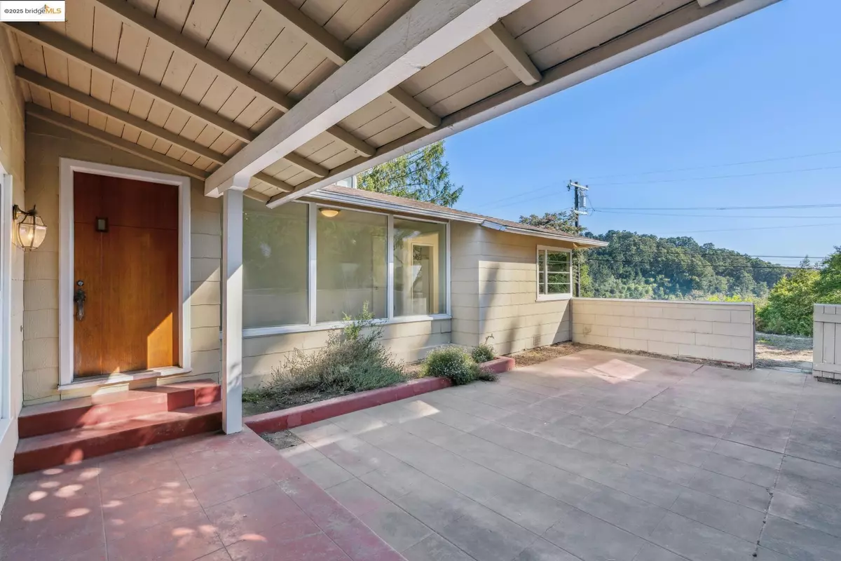Oakland, CA 94611,119 Villanova Dr