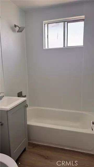 Los Angeles, CA 90003,142 W 94th ST