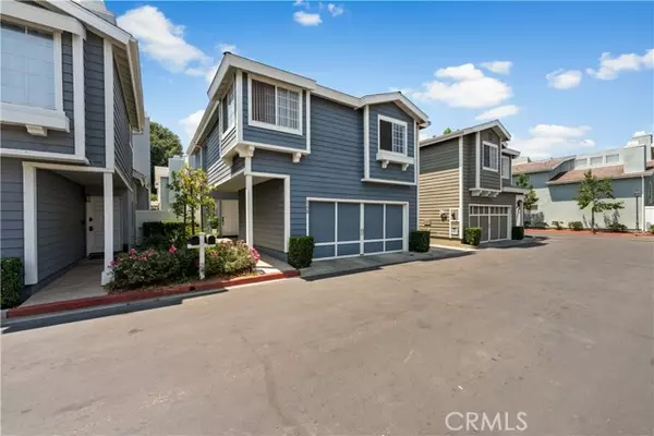 9228 Ventana LN, North Hills, CA 91343