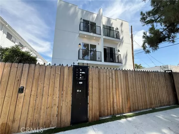 21719 Hart ST, Canoga Park, CA 91303