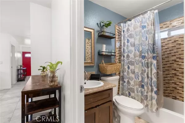 Los Angeles, CA 90059,11678 Willowbrook AVE