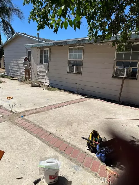 Fontana, CA 92335,9154 Laurel AVE