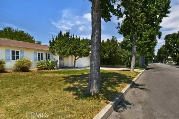 Burbank, CA 91505,631 N Evergreen ST