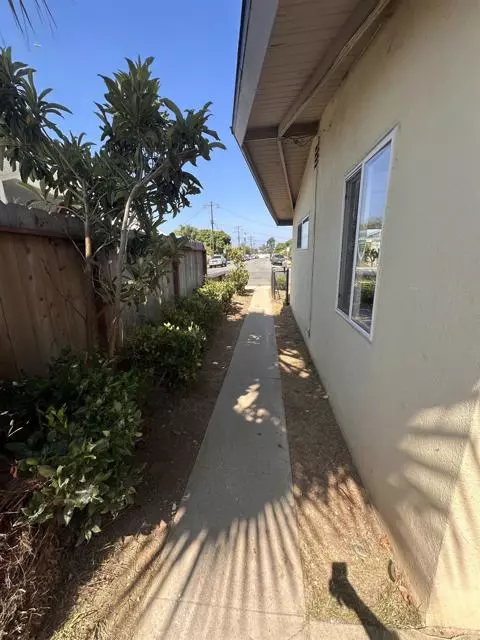 Oceanside, CA 92054,324 Grant ST