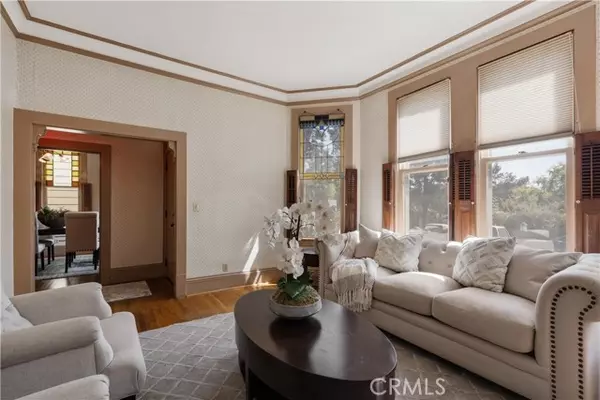 Glendora, CA 91741,211 E Virginia AVE