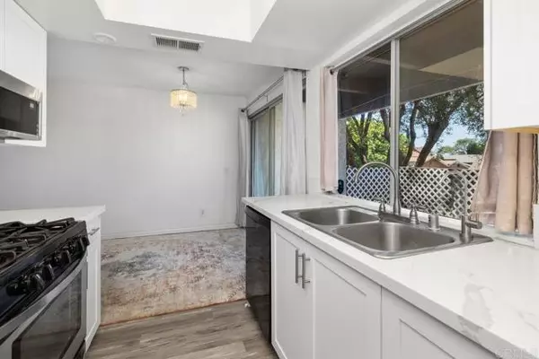 San Diego, CA 92119,6878 Navajo RD 61