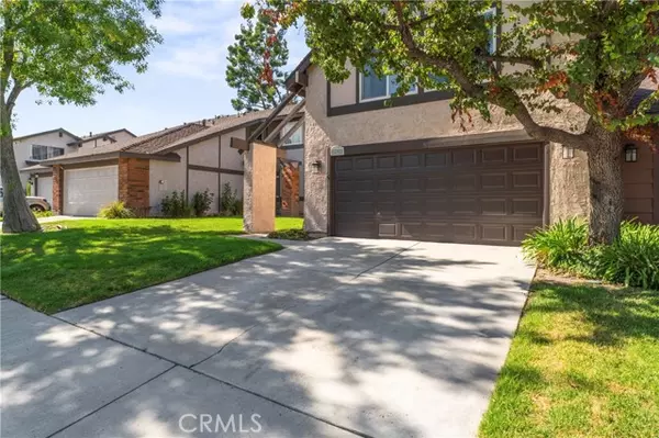 16905 Shinedale DR, Canyon Country, CA 91387