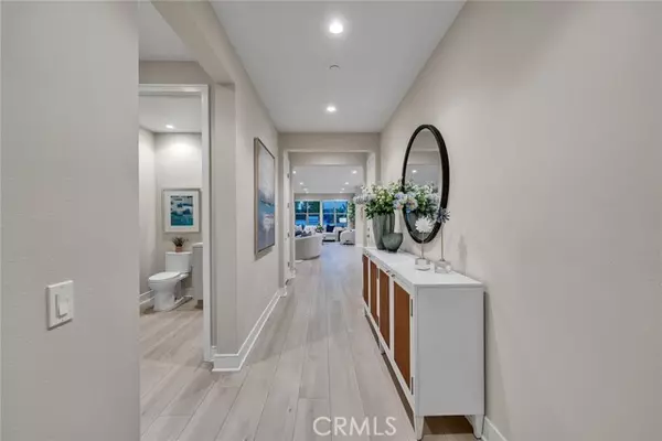 Irvine, CA 92602,100 Albero