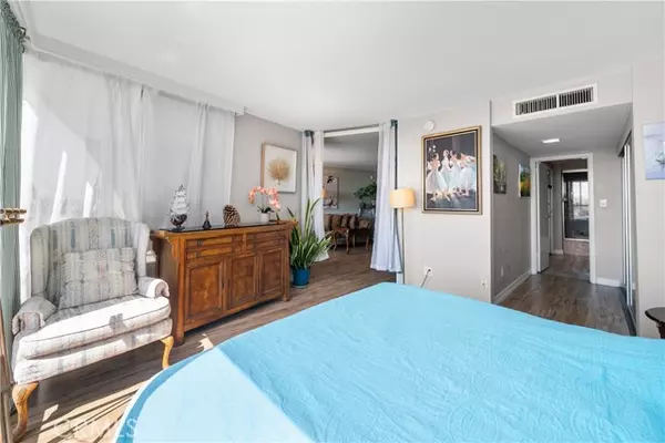 Marina Del Rey, CA 90292,4314 Marina City DR 326