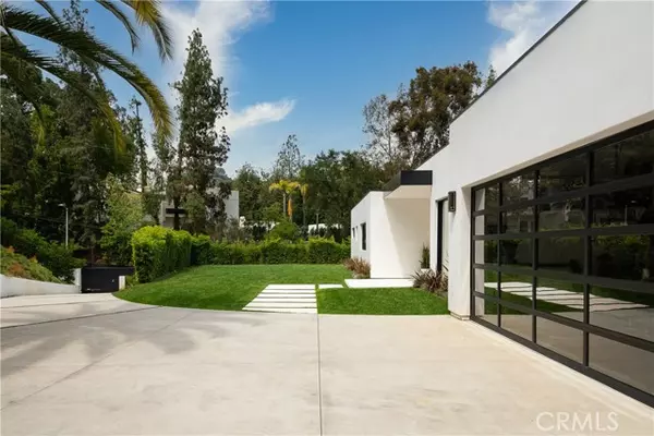 Beverly Hills, CA 90210,9924 Liebe DR