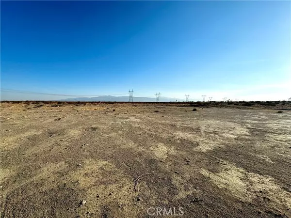 4595 Sandstone RD, Phelan, CA 92301