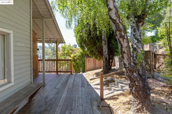 Oakland, CA 94611,6022 Merriewood Dr