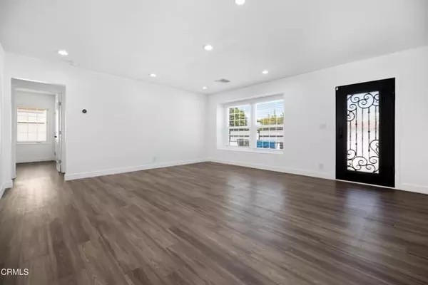 North Hollywood, CA 91605,7637 Radford AVE