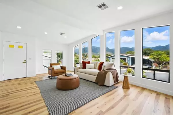 Escondido, CA 92026,8975 Lawrence Welk DR 296