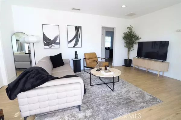 North Hollywood, CA 91605,8129 Radford AVE