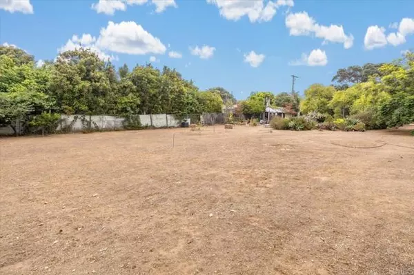 Carlsbad, CA 92008,334 Date AVE