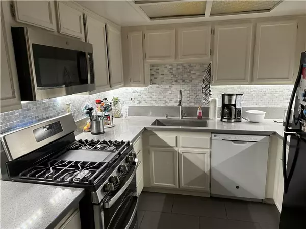 Fullerton, CA 92833,2380 W Orangethorpe AVE 14