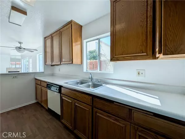 Arleta, CA 91331,9235 Woodman AVE G