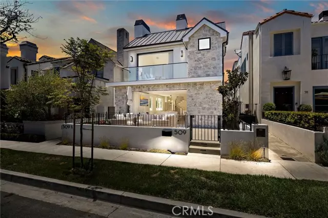 Corona Del Mar, CA 92625,509 Carnation