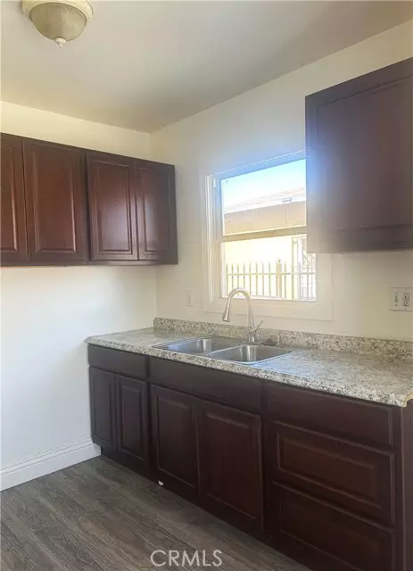 Los Angeles, CA 90044,1300 W 90th ST