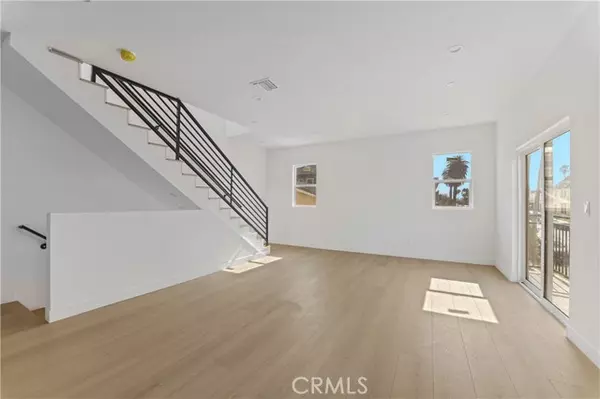Los Angeles, CA 90004,4511 Rosewood AVE