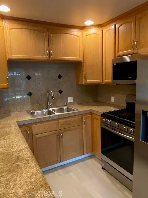 Newhall, CA 91321,26711 Oak Crossing RD B