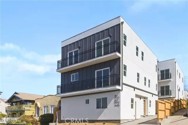 Los Angeles, CA 90004,4513 Rosewood AVE 3/4