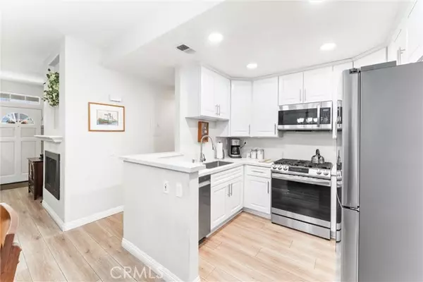 Rancho Santa Margarita, CA 92688,9 Escarlata