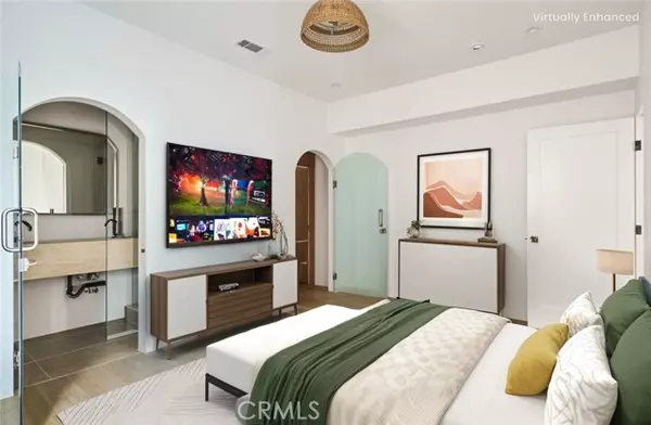 West Hollywood, CA 90046,817 N Orange Grove AVE 1/2